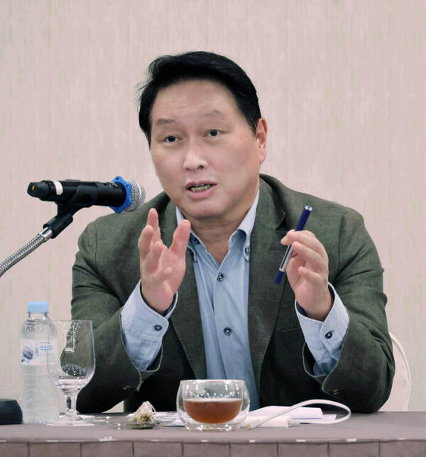 대한상공회의소 하계포럼 기자간담회에서 발언하는 최태원 회장. 대한상공회의소 제공