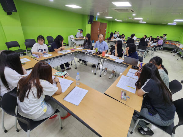 2일 인천청소년수련원에서 ‘부천·가와사키 청소년 역사포럼 하나 51차 교류회’ 역사포럼이 진행되고 있다. 박화선기자