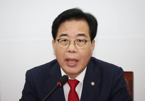 국민의힘 송언석 비상대책위원장 겸 원내대표가 7일 국회에서 열린 비상대책위원회의에서 발언하고 있다. 연합뉴스
