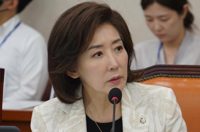 나경원, 조국 사면에 맹공… 정의 실종