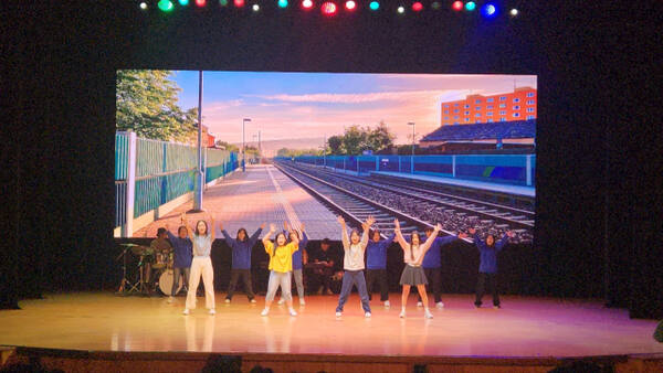 인천고잔중학교의 학생들이 뮤지컬 창작 활동을 하고 있다. 인천고잔중학교 제공