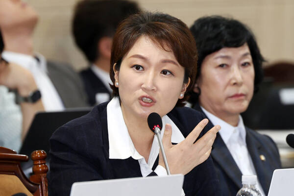 이언주 “김건희, 타고난 사기꾼…부부 동시 구속, 동정도 안 간다”