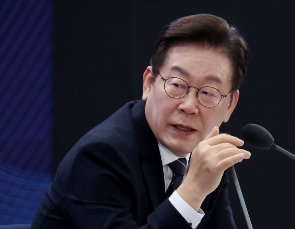 [속보] 李대통령 “‘부동산 자금 쏠림 방지’ 모험·혁신투자 환경 만들어야”