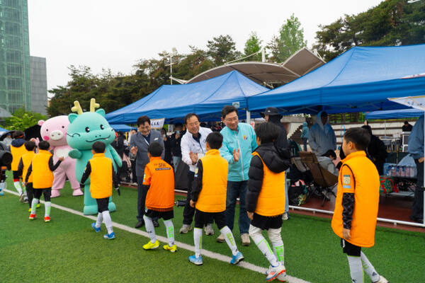 지난 5월 용인 수지 레스피아 축구장에서 열린 제9회 수지신협배 유소년축구대회. 수지신협 제공