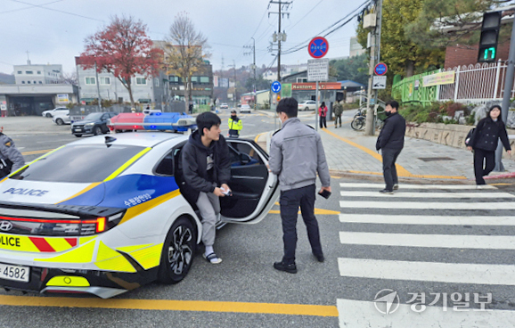 수능장 탈주한 지각생, 경찰차 탑승 논란