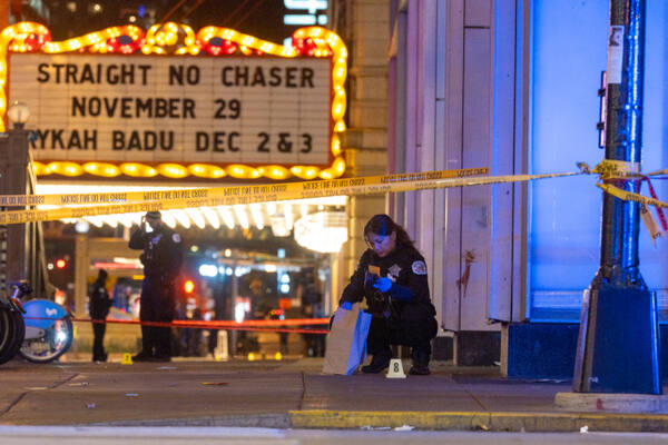 シカゴで十代の若者らによる銃乱射、9人死亡 トランプ大統領「大規模な暴動、軍の出動が必要」