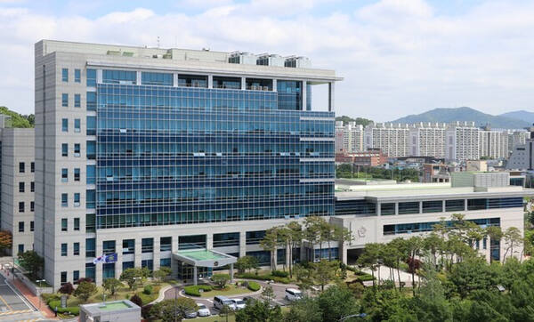 동창 상습 폭행·갈취 20대 징역형