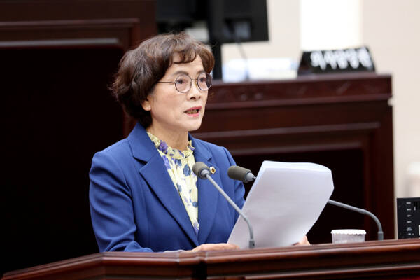 신영희 인천시의원(국민의힘·옹진)이 지난 10월 열린 제304회 인천시의회 임시회 제1차 본회의에서 5분 발언을 하고 있다. 인천시의회 제공