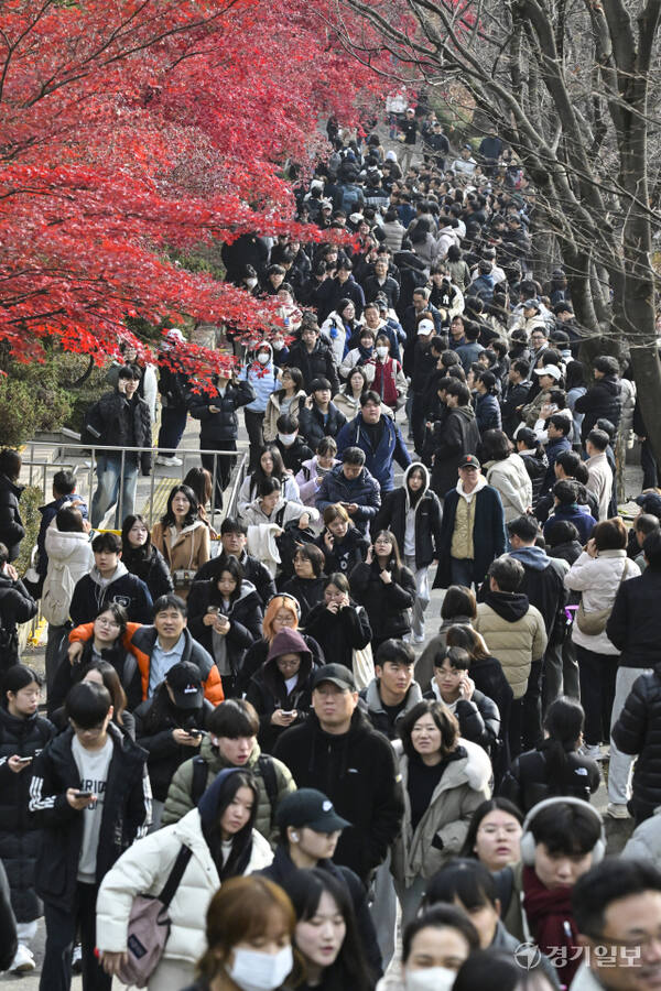 막바지 아주대 수시 논술고사에 수험생 북적북적 [포토뉴스]