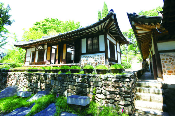 조선시대 대표 청백리이자 재상을 지낸 오리 이원익 선생의 종가에 설립된 국내 유일의 종가 박물관 ‘충현박물관’. 광명시 제공