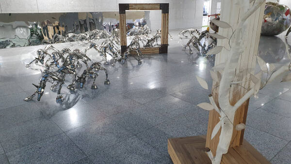 내란극복의지를 담은 ‘박형필 설치전’. 한준호·임오경 의원 주최