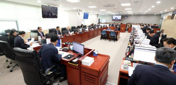 8일 오전 경기도의회 경기도청 예산결산특별위원회가 내년도 경기도 예산안에 대한 심의를 하고 있다. 경기도의회 제공