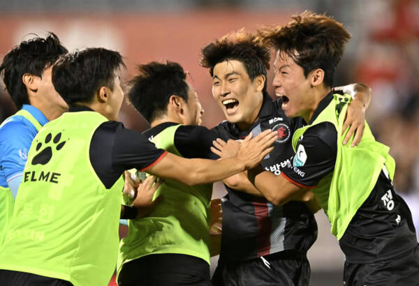 부천FC가 창단 첫 K리그1 승격을 이룬 가운데, 내년 시즌 1부리그 생존을 위해 총력을 다하겠다는 각오다.부천FC 제공