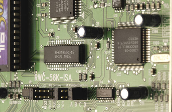 인쇄회로기판. 기사의 이해를 돕기 위한 이미지로 기사와 직접적 연관은 없음. 클립아트코리아