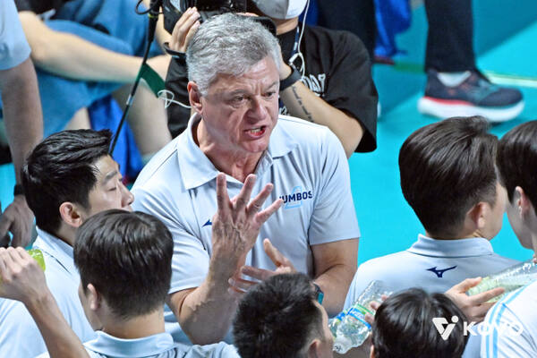 남자 프로배구 인천 대한항공이 시즌 첫 2연패를 기록하며 위기를 맞이했다. KOVO 제공