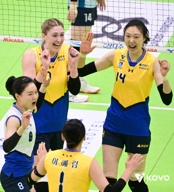 선두 도약을 노리는 수원 현대건설이 7일 한국도로공사전을 앞두고 있다. KOVO 제공