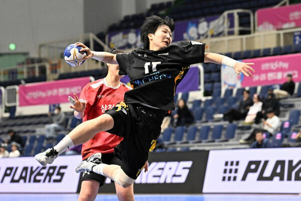 여자핸드볼 인천광역시청이 어린 선수들을 주축으로 새 시즌에 나선다. 한국핸드볼연맹 제공