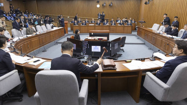 이양수 12.29 여객기 참사 진상규명을 위한 국정조사특별위원회 위원장이 15일 국회에서 특위 전체 회의를 개회하고 있다. 연합뉴스