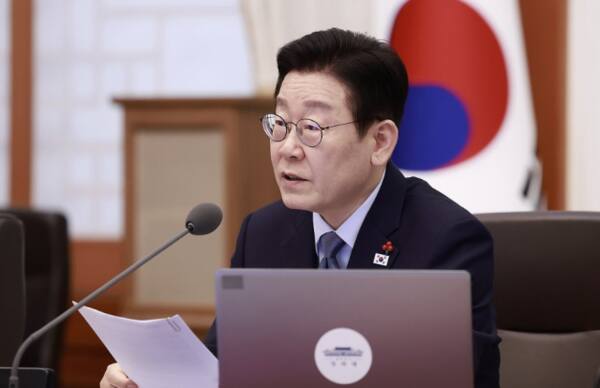 수석보좌관회의 발언하는 이재명 대통령. 연합뉴스