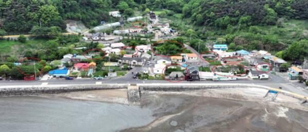 인천 옹진군 덕적도 북리 곳곳에 사람이 살지 않는 빈집과 빈 상가들이 방치 중이다. 경기일보DB