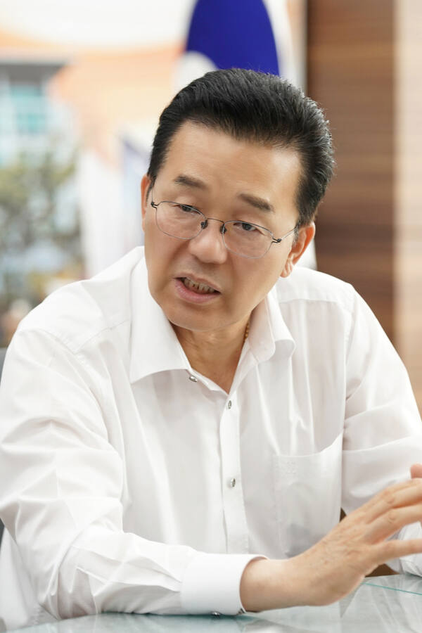 이재호 인천 연수구청장 “미래 30년 준비…변화·혁신으로 새로운 페이지 연다” [신년인터뷰]