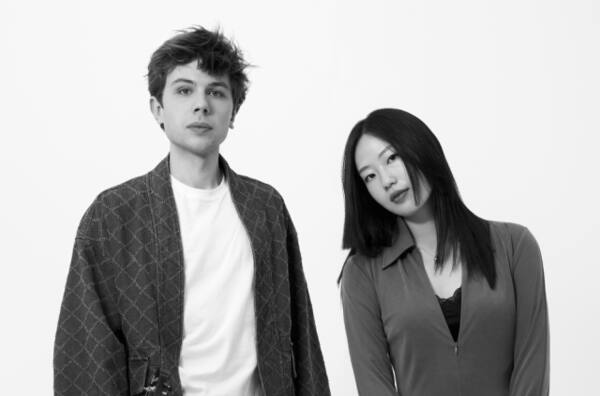 기타리스트 앙투안 보이어와 크로매틱 하모니카 연주자 김여레. 더하우스콘서트 제공