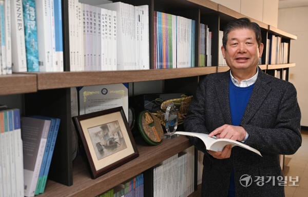 최계운 인천연구원장이 경기일보와의 인터뷰에서 인천연구원이 인천의 미래를 그리는 싱크탱크(Think Tank) 역할을 할 수 있는 방안 등을 설명하고 있다. 조병석 기자