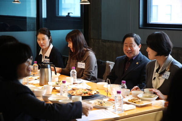 남양주신촌초 학부모와 교육현안 소통 간담회 개최. 남양주시 제공