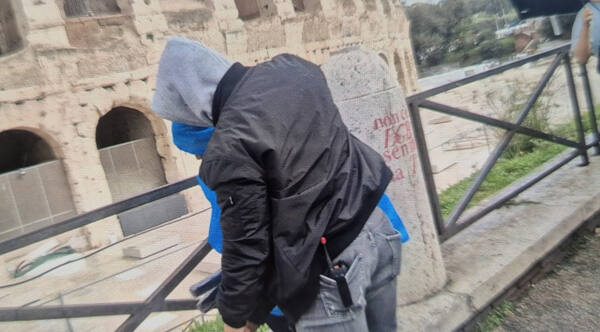 로마에서 소매치기 잡은 한국인 관광객... 전투력 ㅁㅌㅊ?