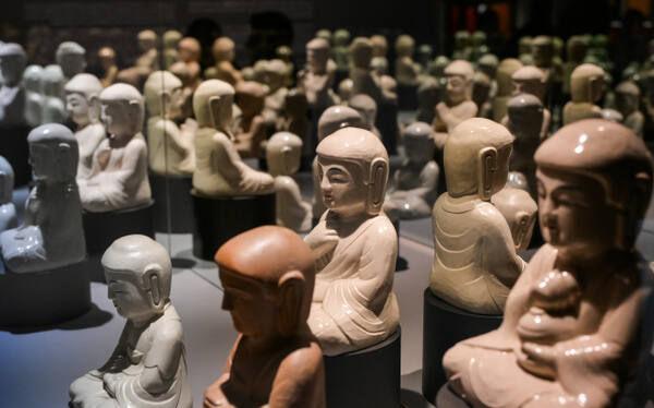 성파스님의 깨달음을 다양한 작품으로 만나요, 성파선예 특별전 개막 [포토뉴스]