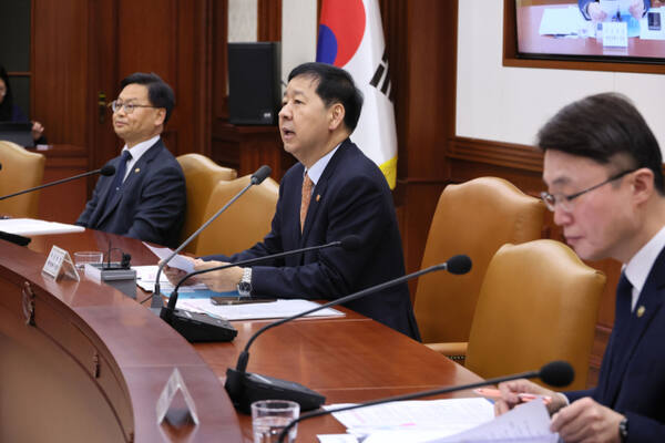 ▲구윤철 부총리 겸 재정경제부 장관이 11일 서울 종로구 정부서울청사에서 열린 민생물가 특별관리 관계장관 TF를 주재하고 있다. 연합뉴스