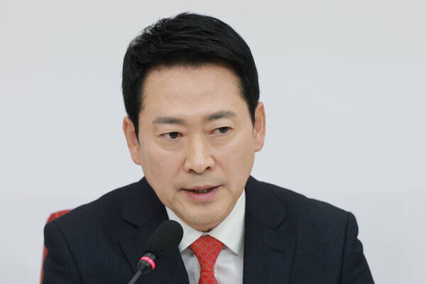 지난 12일 국회에서 이재명 대통령과의 오찬에 불참하는 것과 관련해 입장을 밝히고 있는 국민의힘 장동혁 대표. 연합뉴스