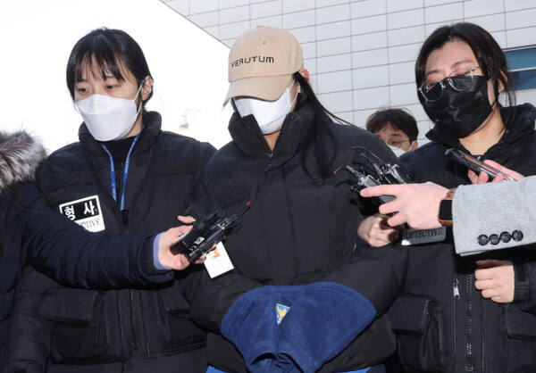 서울 강북구 수유동 모텔에서 남성 2명을 숨지게 한 혐의를 받는 20대 여성 김모씨. 연합뉴스