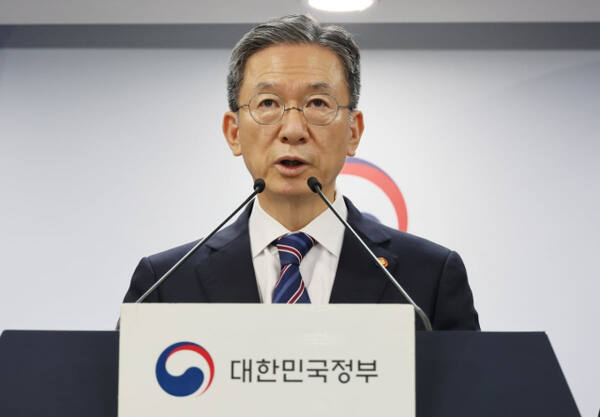 정성호 법무부 장관이 공소 취소 거래설에 대해 일축했다. 연합뉴스