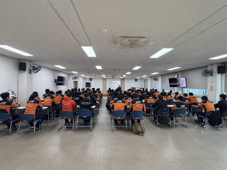 경기도여성가족재단이 12월까지 경기도내 소방공무원 대상으로 성인지 교육을 실시한다. 경기도여성가족재단 제공