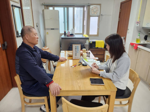 남양주시 풍양보건소가 지역 어르신들을 대상으로 ‘찾아가는 치매조기검진’를 추진한다. 남양주시 제공