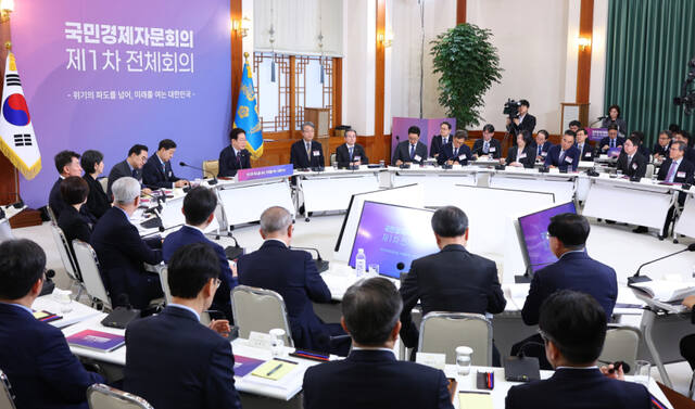 이재명 대통령이 9일 청와대에서 열린 국민경제자문회의 제1차 전체 회의에서 발언하고 있다. 연합뉴스