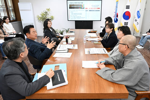 의정부시가 의정부시청 시장실에서 ‘제16차 복지정책 전략회의’를 개최하고 있다. 의정부시 제공.