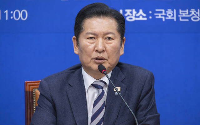 더불어민주당 정청래 대표가 13일 국회에서 열린 윤석열 정권 정치검찰 조작기소 의혹 사건 진상규명 국정조사특별위원회 중간보고회에서 발언하고 있다. 연합뉴스