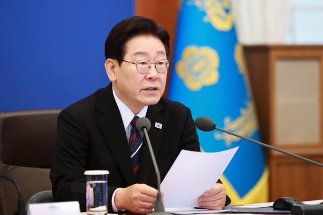 이재명 대통령이 16일 청와대에서 열린 수석보좌관회의에서 발언하고 있다. 연합뉴스