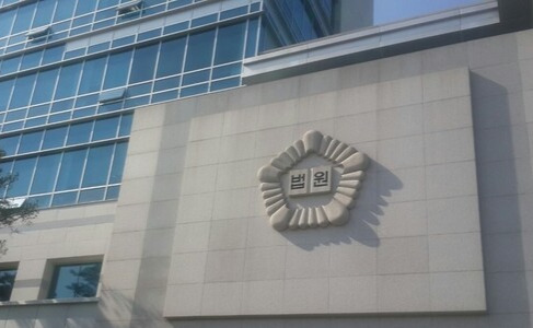 환자가 짜증 낸다고 기저귀로 얼굴을? 외국인 간병인의 충격 학대