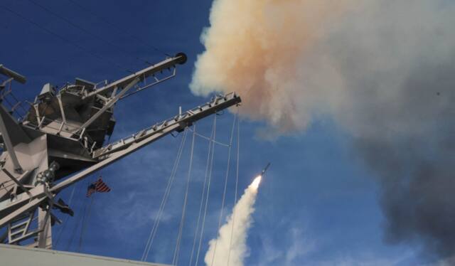 NYT "미군 첨단 무기 재고 급감, 아시아·유럽 준비태세 약화" - 뉴스 썸네일 이미지