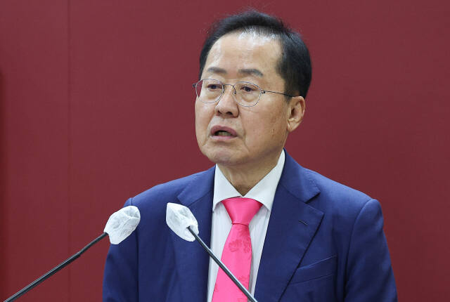 홍준표의 거침없는 일침, "수치를 모르는 후안무치들"
