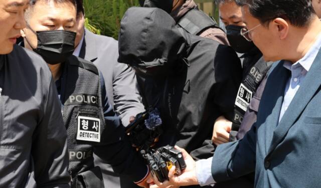 영장실질심사 마친 '묻지마 살인' 피의자. 연합뉴스