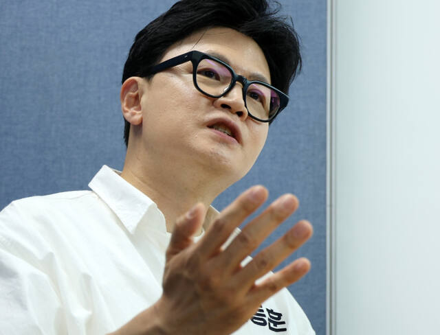 한동훈 “청와대 AI수석 지낸 하정우, ‘AI국민배당금’ 찬성하나”