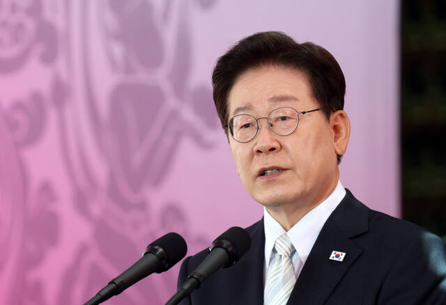 "스타벅스 불매 강요는 공권력 남용!" 시민단체, 이재명 대통령 고발