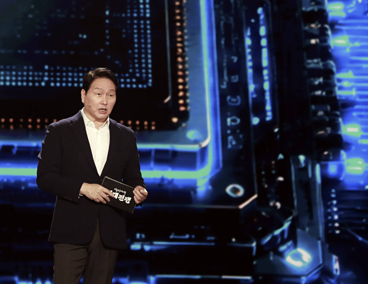 최태원 회장 “AI 시대, 의대보다 수학자가 돈 더 번다…‘생각의 근육’ 키워야”