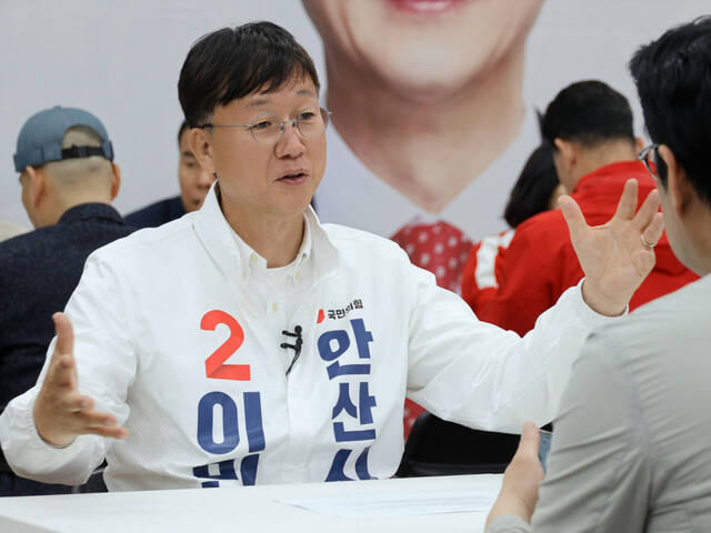 이민근 안산시장 예비후보가 미래교통 분야에 대한 정책을 설명하고 있다. 이민근 안산시장 후보 선거사무소 제공