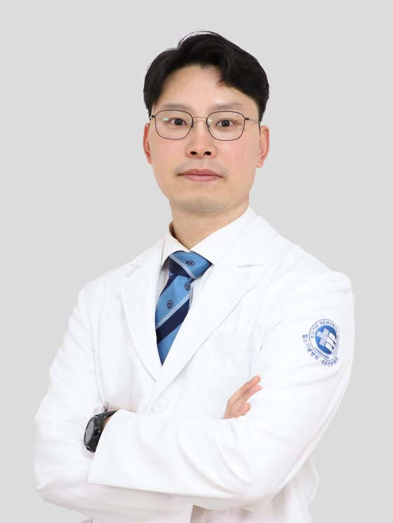 Bilateral Endoscopic Spine Surgery Outperforms Microscopic Surgery for Cervical Radiculopathy Recovery