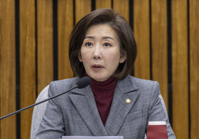 나경원 “정치지형으로 반도체 찍어내나…청와대 주도, 사회주의 지령이...